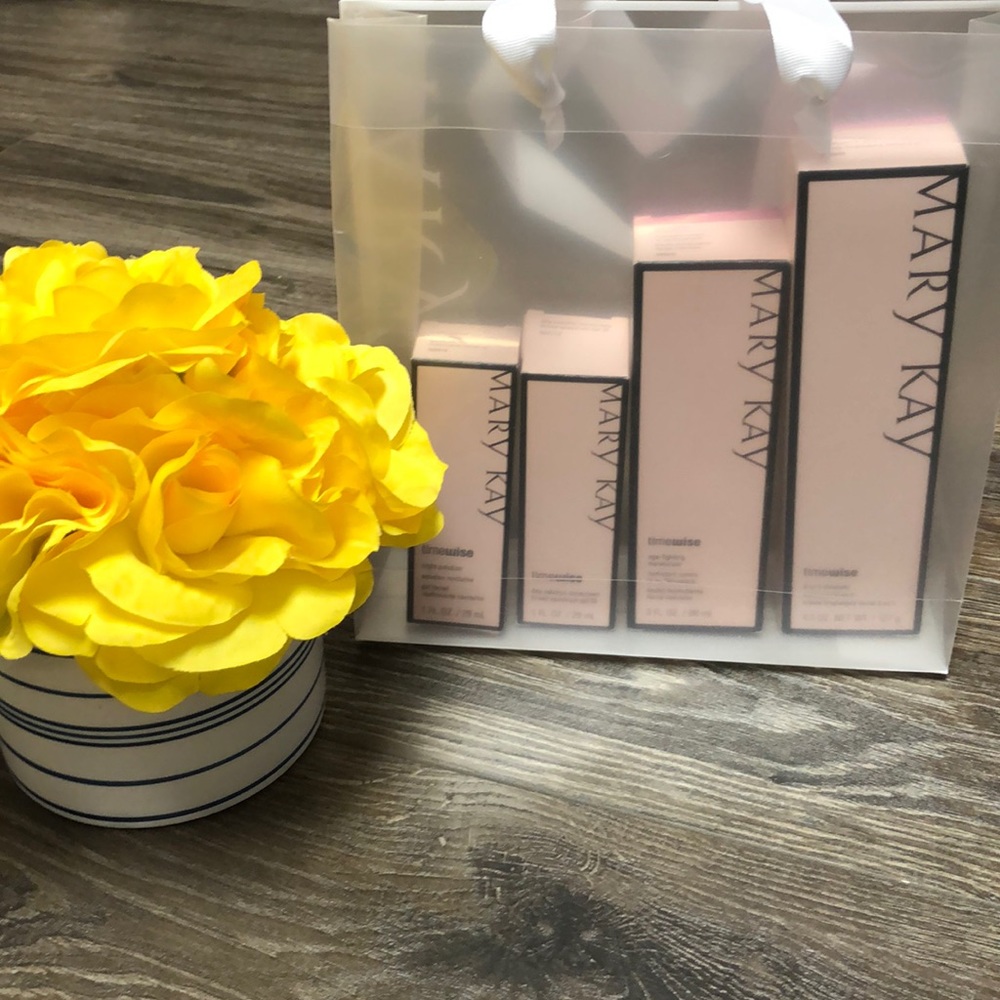 Mary Kay Timewise Miracle Age fighting day & night